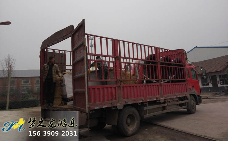 電瓶碰碰車，和諧號軌道小火車發(fā)貨